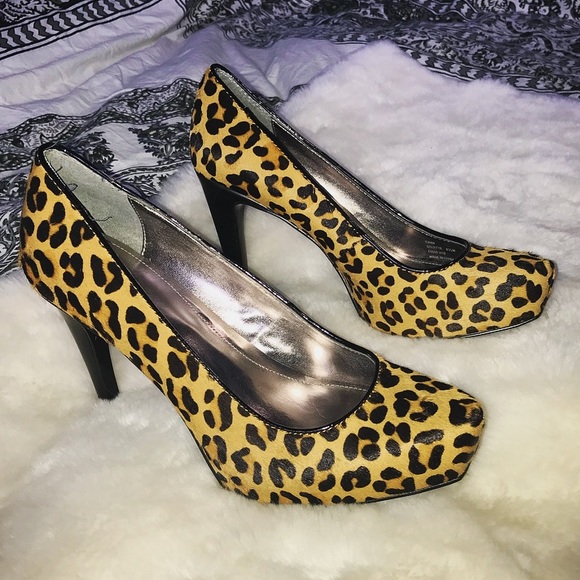 Like-New Calvin Klein Leopard Print Pumps - Picture 3 of 7